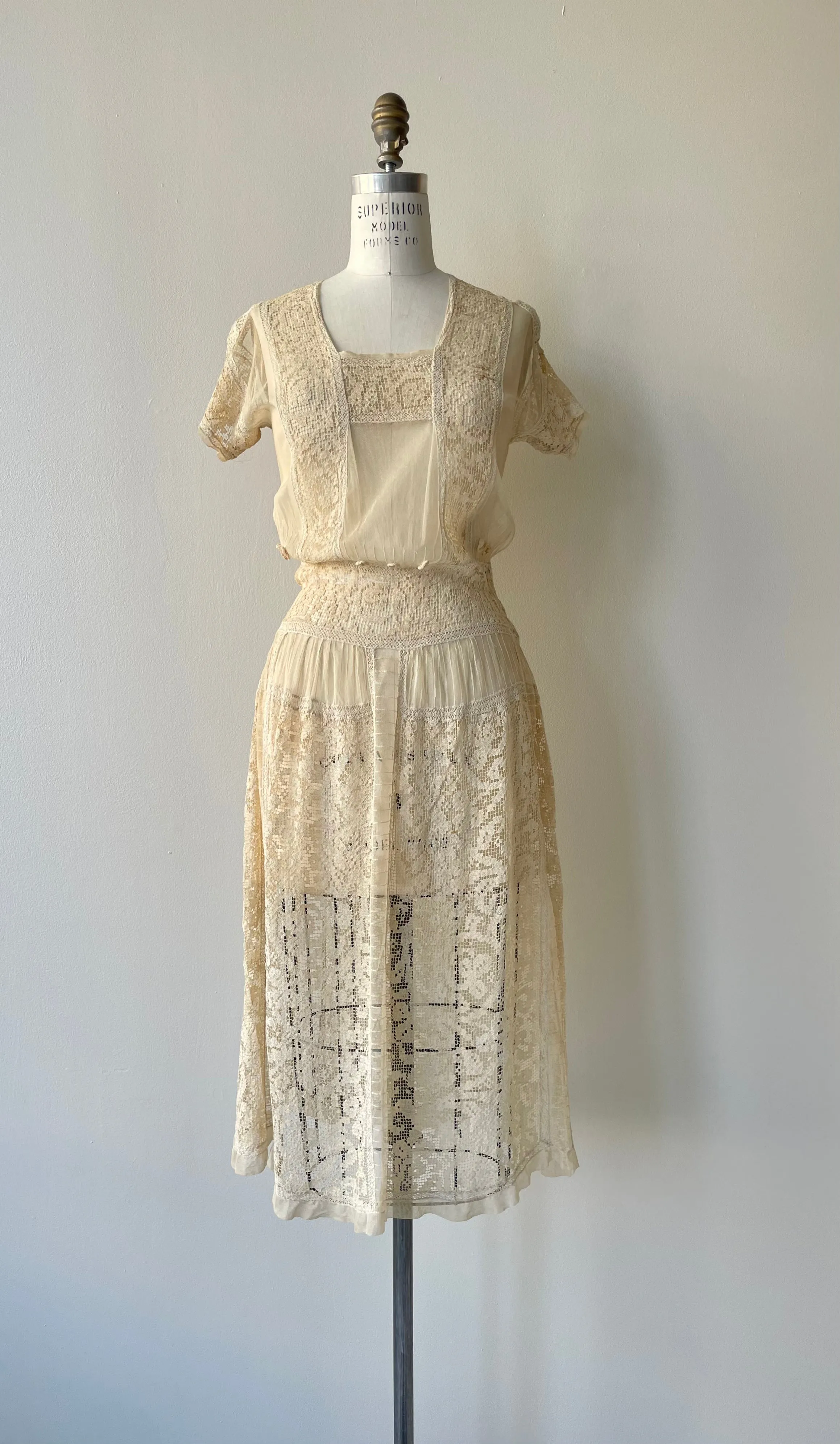 Lace 1920s Dress