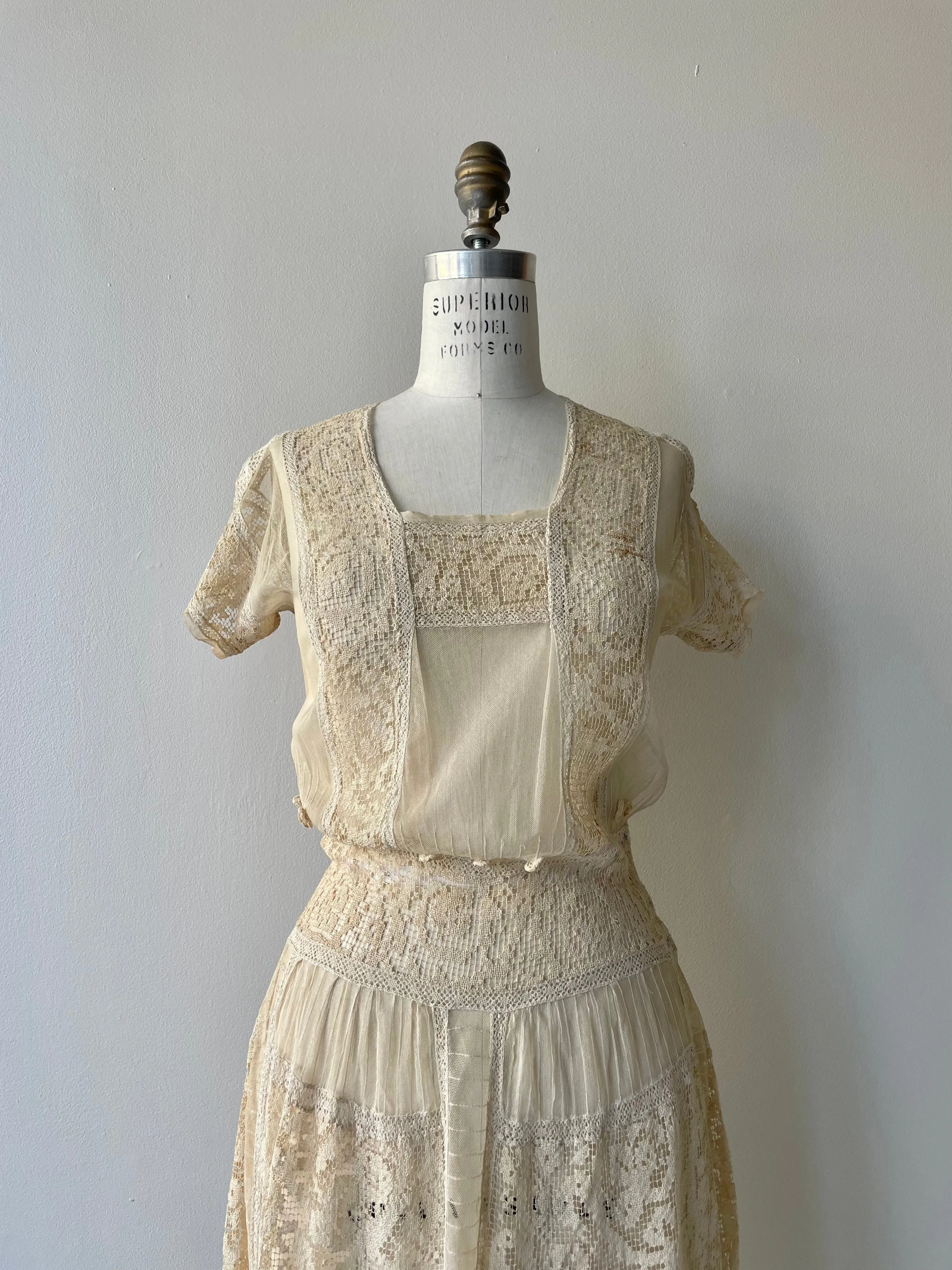 Lace 1920s Dress