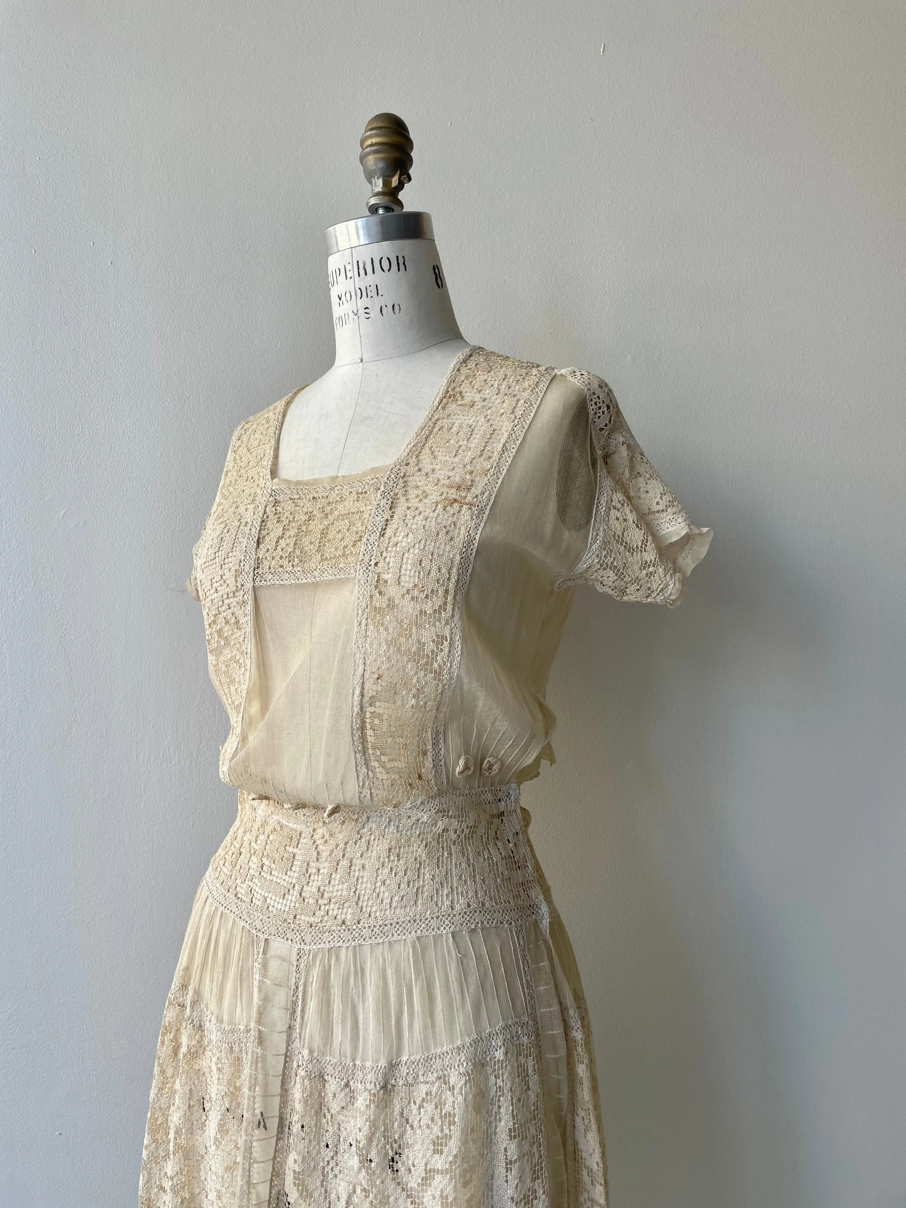 Lace 1920s Dress