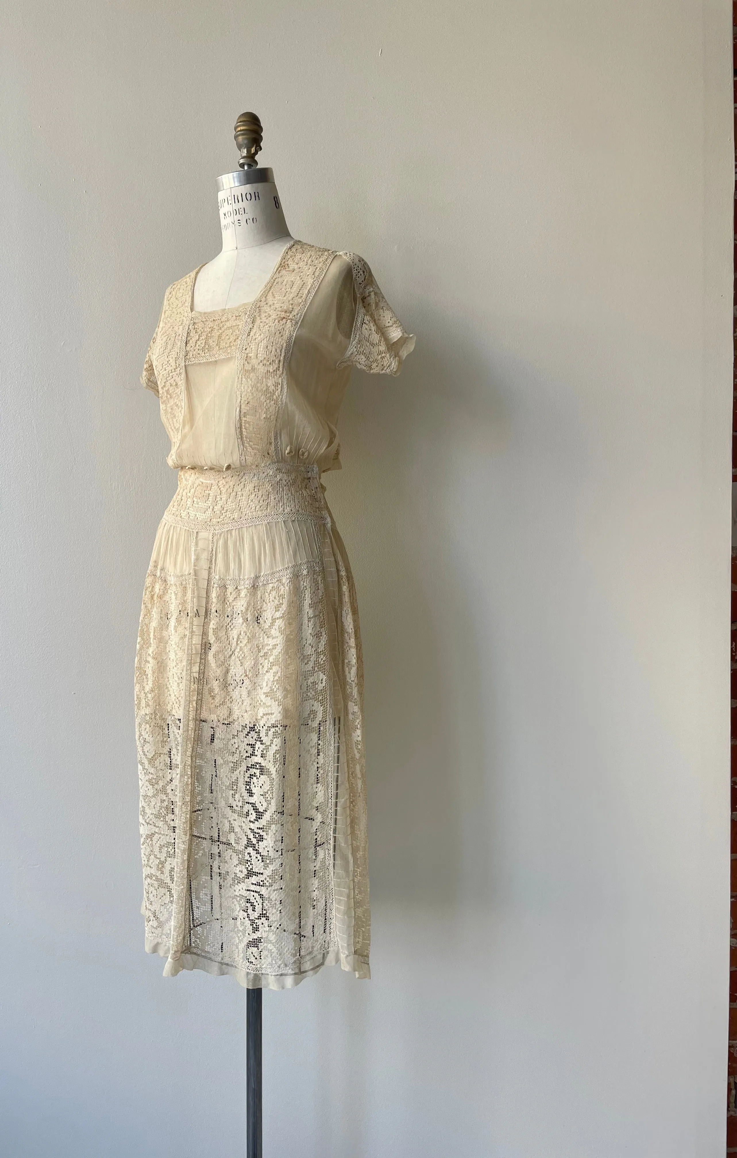 Lace 1920s Dress